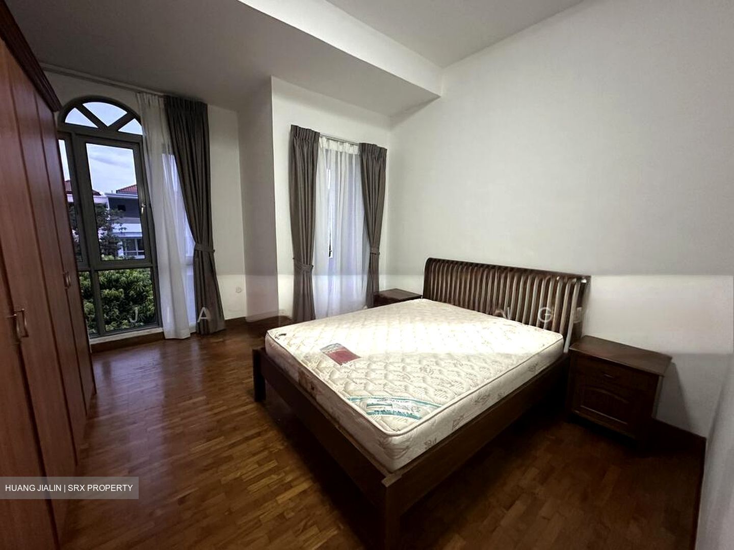 Dmanor (D16), Terrace #546592871
